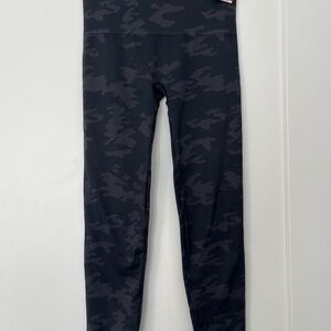 SPANX Look At Me Now EcoCare Ankle Legging Black Camo Size M